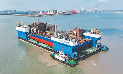 恒耀官方：全球最大江海移动船坞完成出海运输任务